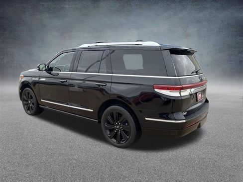 Used 2022 Lincoln Navigator Reserve AWD/4WD image 3