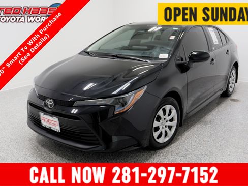 Used 2025 Toyota Corolla LE image 1