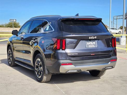 New 2026 Kia Sorento S image 3