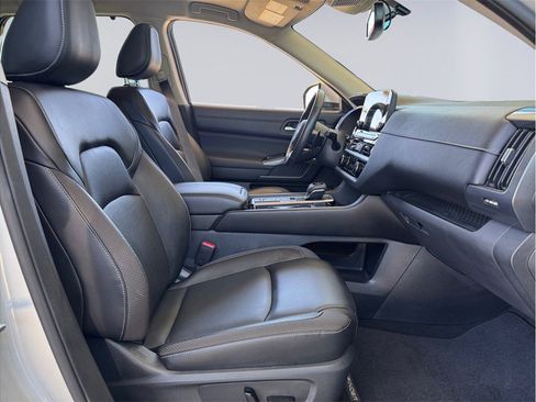 Used 2022 Nissan Pathfinder SL w/ SL Premium Package FWD image 20