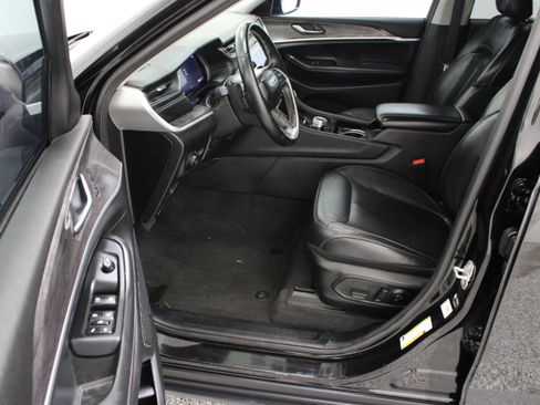 Used 2021 Jeep Grand Cherokee L Limited RWD image 15
