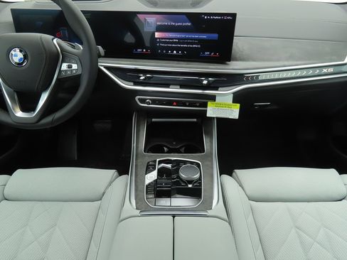 New 2026 BMW X5 xDrive40i w/ Premium Package image 13