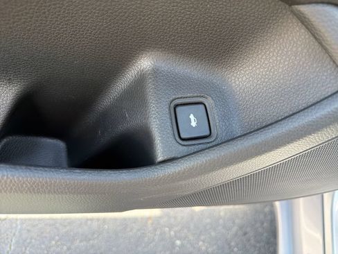 Used 2019 Honda Accord LX image 25