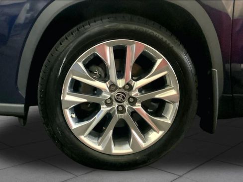 Used 2023 Toyota Highlander Limited AWD/4WD image 11