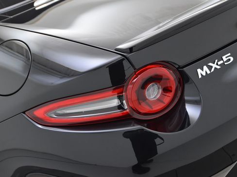 New 2026 MAZDA MX-5 Miata Club w/ Weather Package RWD image 43