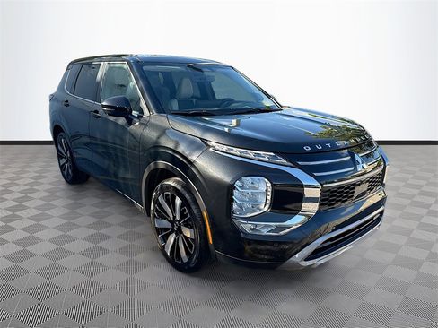 New 2026 Mitsubishi Outlander SE image 3