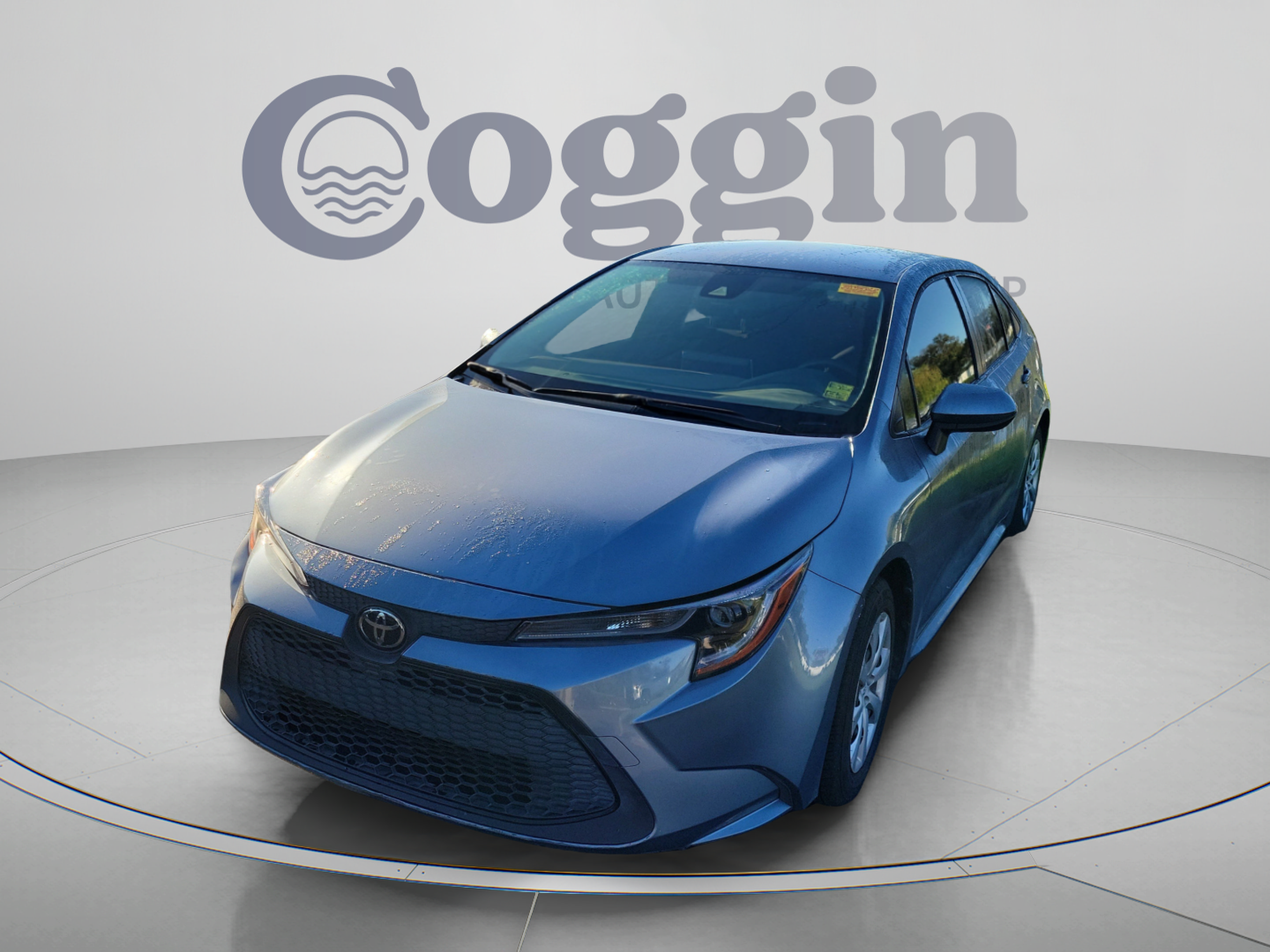 Used 2021 Toyota Corolla LE FWD image 2