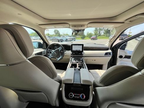 Used 2021 Lincoln Navigator Reserve w/ Luxury Package AWD/4WD image 13