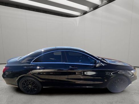 Used 2018 Mercedes-Benz CLA 250 4MATIC image 7