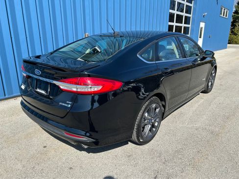 Used 2018 Ford Fusion SE w/ Equipment Group 601A image 4