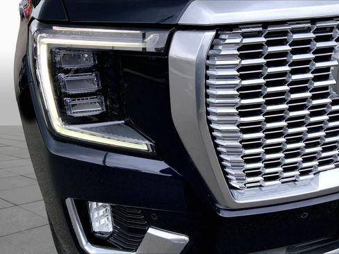 Used 2024 GMC Yukon XL Denali AWD/4WD image 27