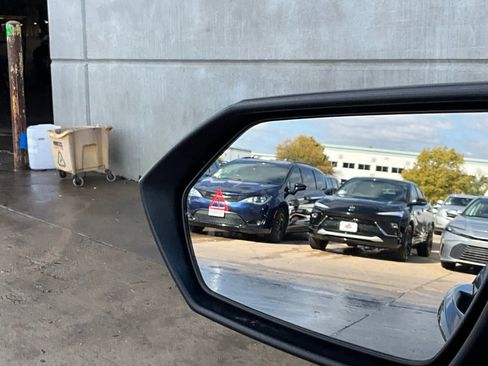 Used 2025 Hyundai Elantra SEL image 20