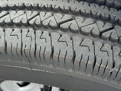 Used 2025 Chevrolet Express 2500 w/ Driver Convenience Package image 14