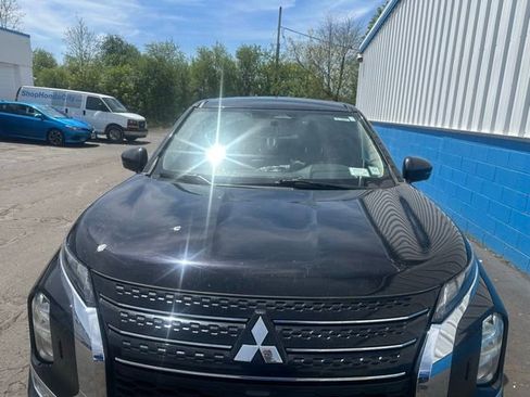 Used 2022 Mitsubishi Outlander SE AWD/4WD image 3
