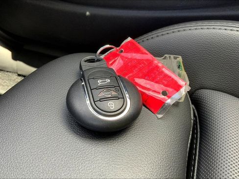 Used 2019 MINI Cooper S w/ Signature Upholstery Package image 13