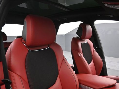 Used 2025 Genesis GV70 2.5T w/ Sport Prestige Package image 32