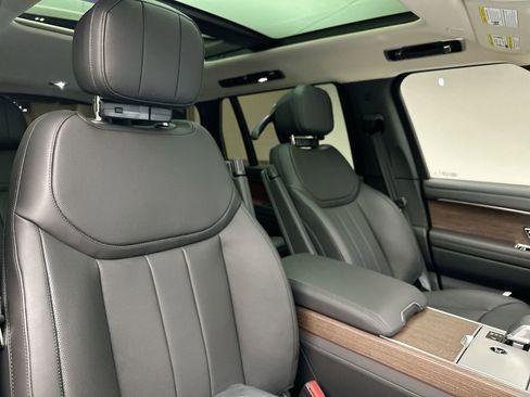 New 2026 Land Rover Range Rover Long Wheelbase SE AWD/4WD image 6