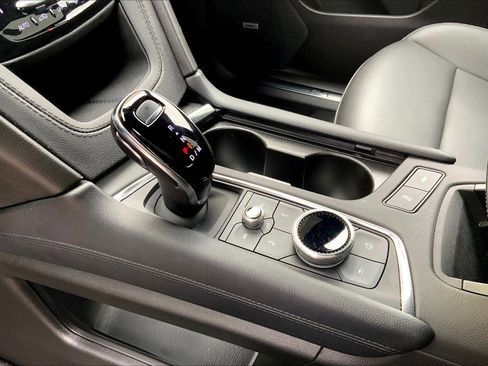 Used 2025 Cadillac XT5 Luxury image 17