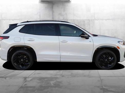 New 2026 Volkswagen Tiguan SE R-Line image 5