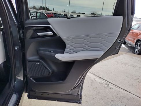 New 2026 Mitsubishi Outlander SEL image 33