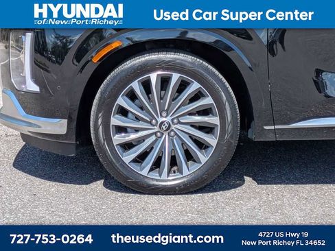Used 2025 Hyundai Palisade Calligraphy FWD image 10