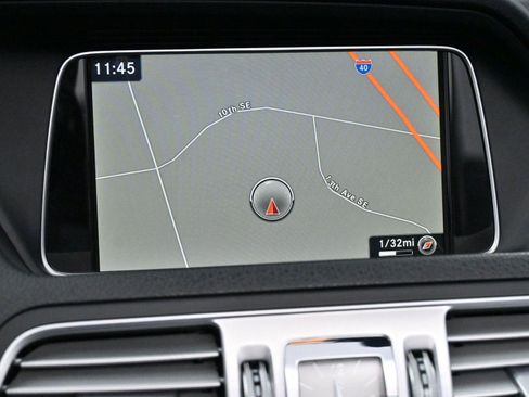 Used 2017 Mercedes-Benz E 400 Cabriolet image 22