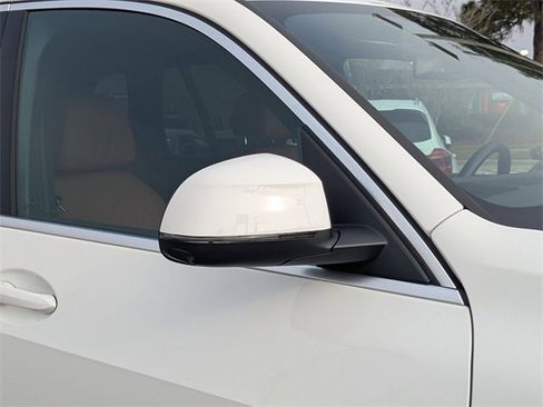 Used 2024 BMW X5 xDrive40i w/ Premium Package image 13