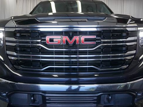 Used 2025 GMC Sierra 1500 SLT RWD image 3