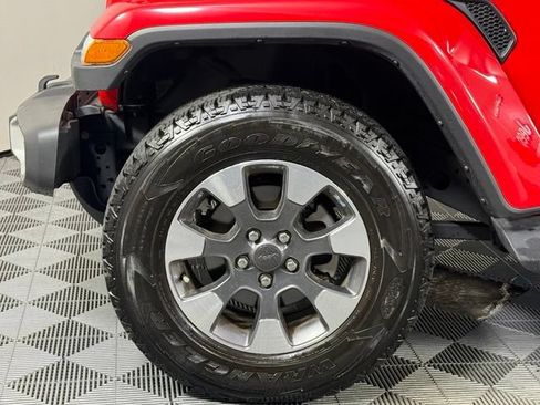 Used 2022 Jeep Wrangler Unlimited Sahara w/ LED Lighting Group AWD/4WD image 13