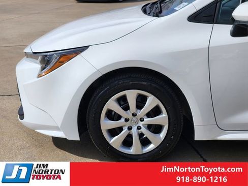 Used 2025 Toyota Corolla LE image 8