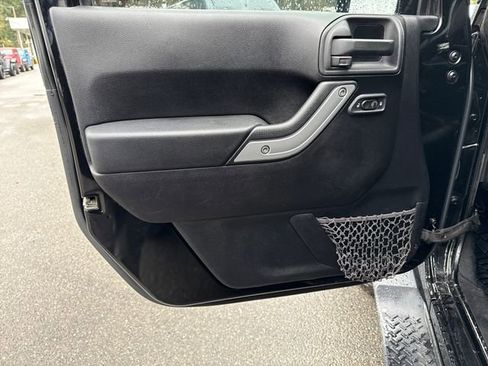 Used 2012 Jeep Wrangler Unlimited Sahara w/ Connectivity Group image 15