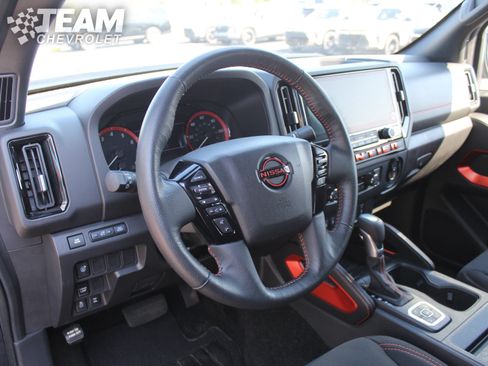 Used 2026 Nissan Frontier PRO-4X AWD/4WD image 12
