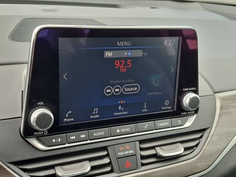 Used 2025 Nissan Altima 2.5 SV FWD image 17