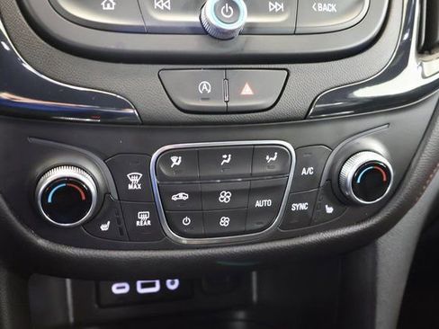 Used 2024 Chevrolet Equinox RS w/ RS Leather Package image 21