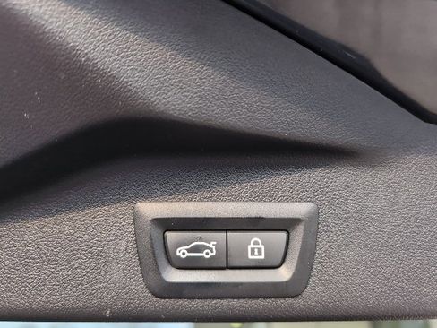 Used 2022 BMW X5 xDrive45e w/ M Sport Package image 28