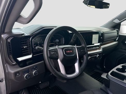Used 2024 GMC Sierra 1500 Elevation image 9