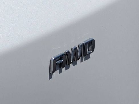 Used 2024 Chevrolet Blazer EV LT AWD/4WD image 10
