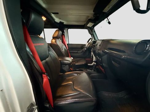 Used 2017 Jeep Wrangler Unlimited Rubicon image 26