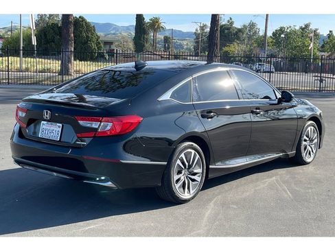 Certified 2018 Honda Accord EX image 6