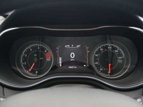Used 2021 Jeep Cherokee Altitude image 19