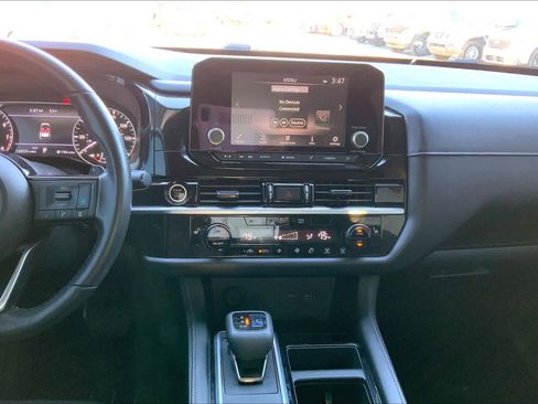 Used 2022 Nissan Pathfinder SV w/ SV Premium Package image 7