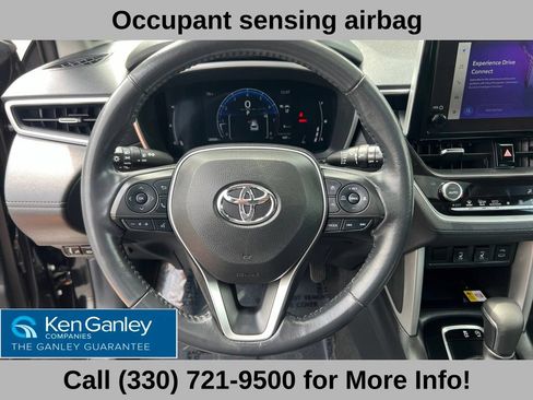 Used 2023 Toyota Corolla Cross XLE w/ Convenience Package FWD image 33