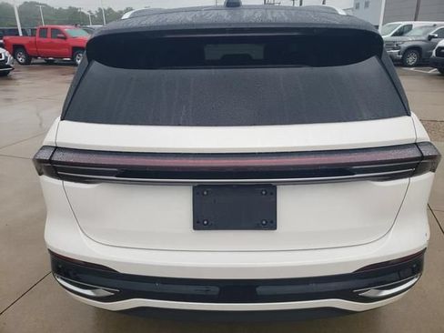 Used 2024 Lincoln Nautilus Black Label AWD/4WD image 4
