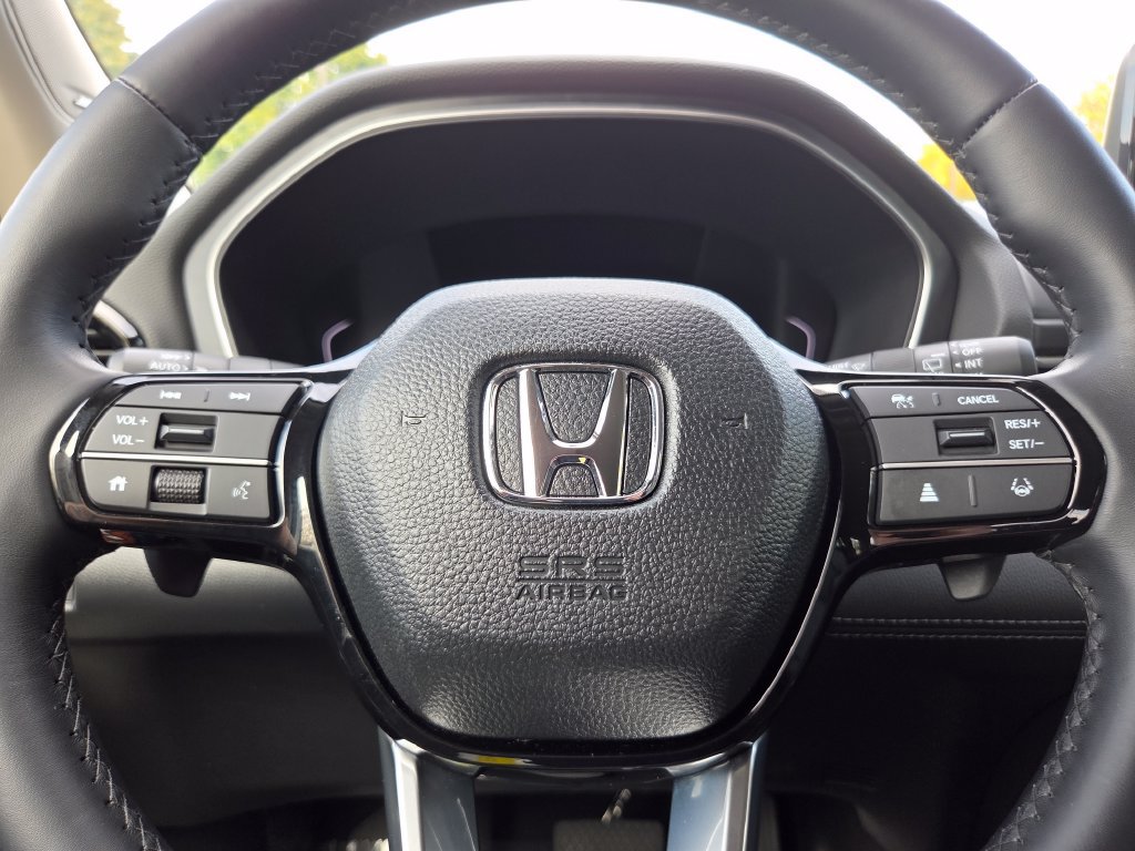 Certified 2025 Honda Pilot Touring image 37