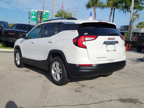 Used 2023 GMC Terrain SLE w/ Driver Convenience Package FWD image 7