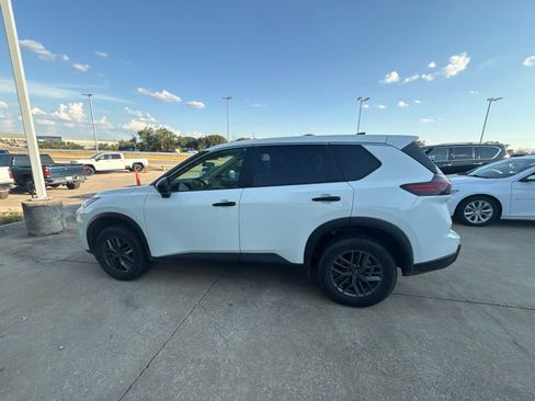 Certified 2024 Nissan Rogue S FWD image 9