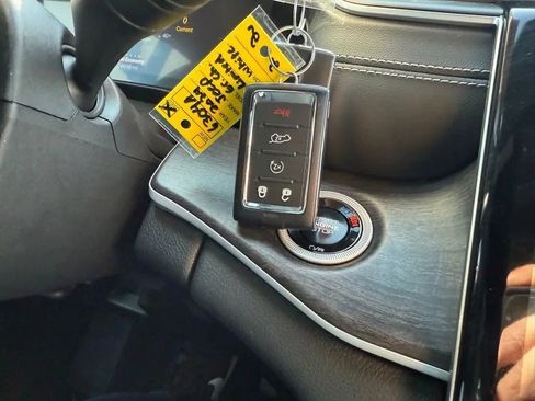 Used 2024 Jeep Grand Cherokee Limited image 18