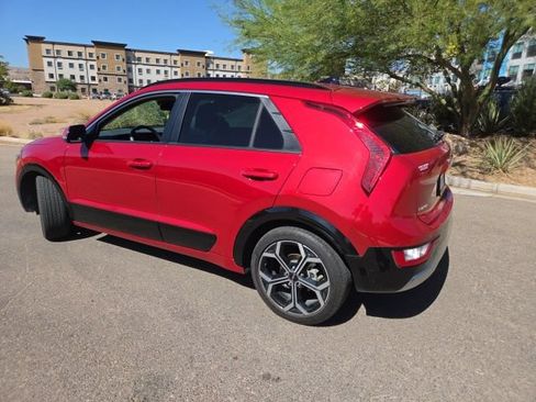 Used 2023 Kia Niro EX Touring FWD image 5