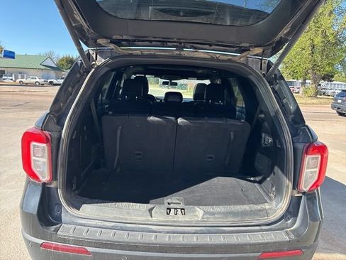 Used 2020 Ford Explorer XLT w/ Equipment Group 202A AWD/4WD image 17