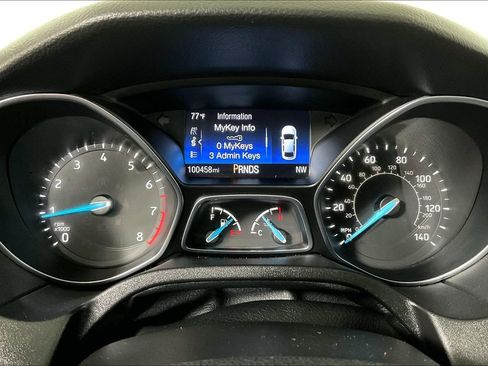 Used 2017 Ford Focus SEL image 18